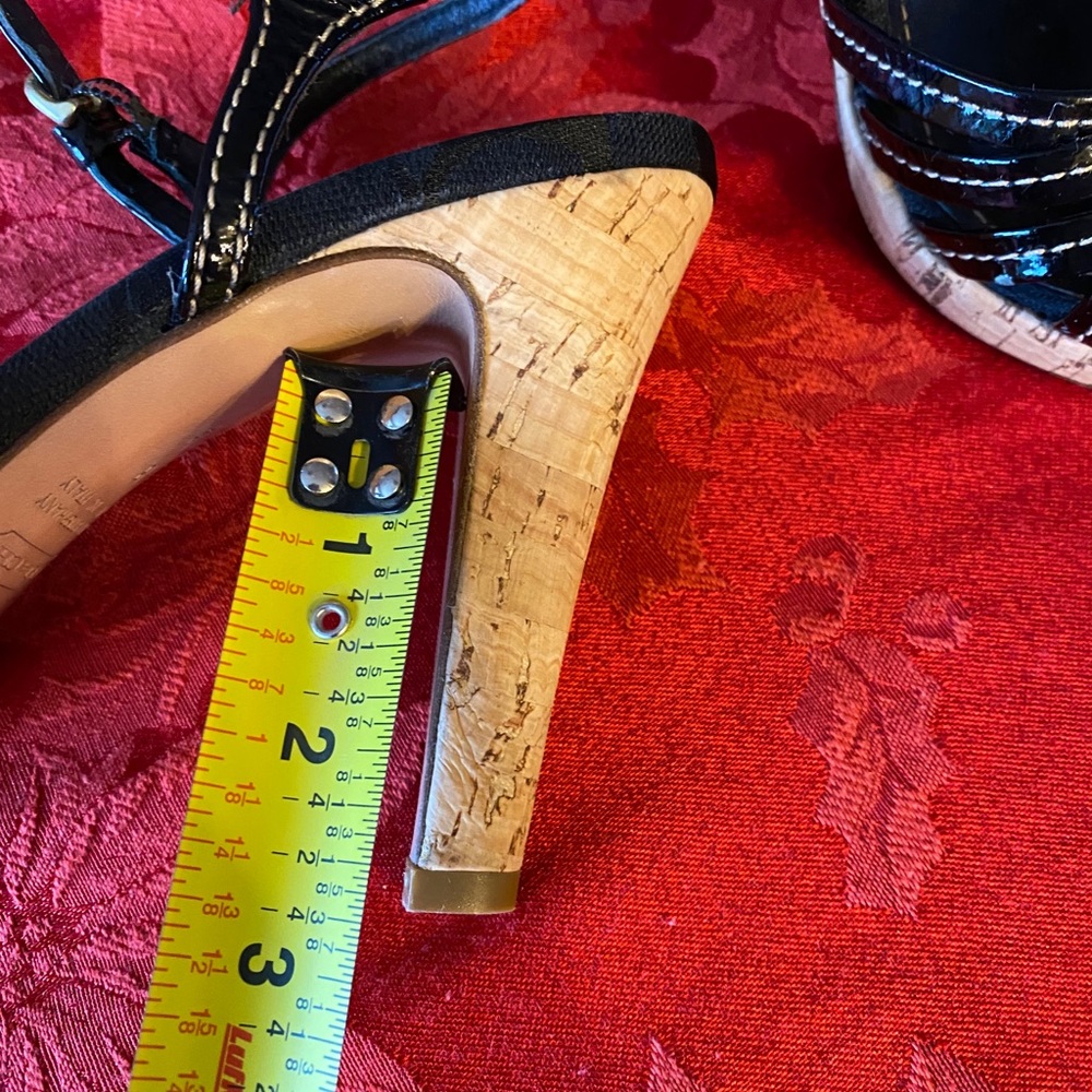 Ladies Coach Heels - Picture 6 of 6